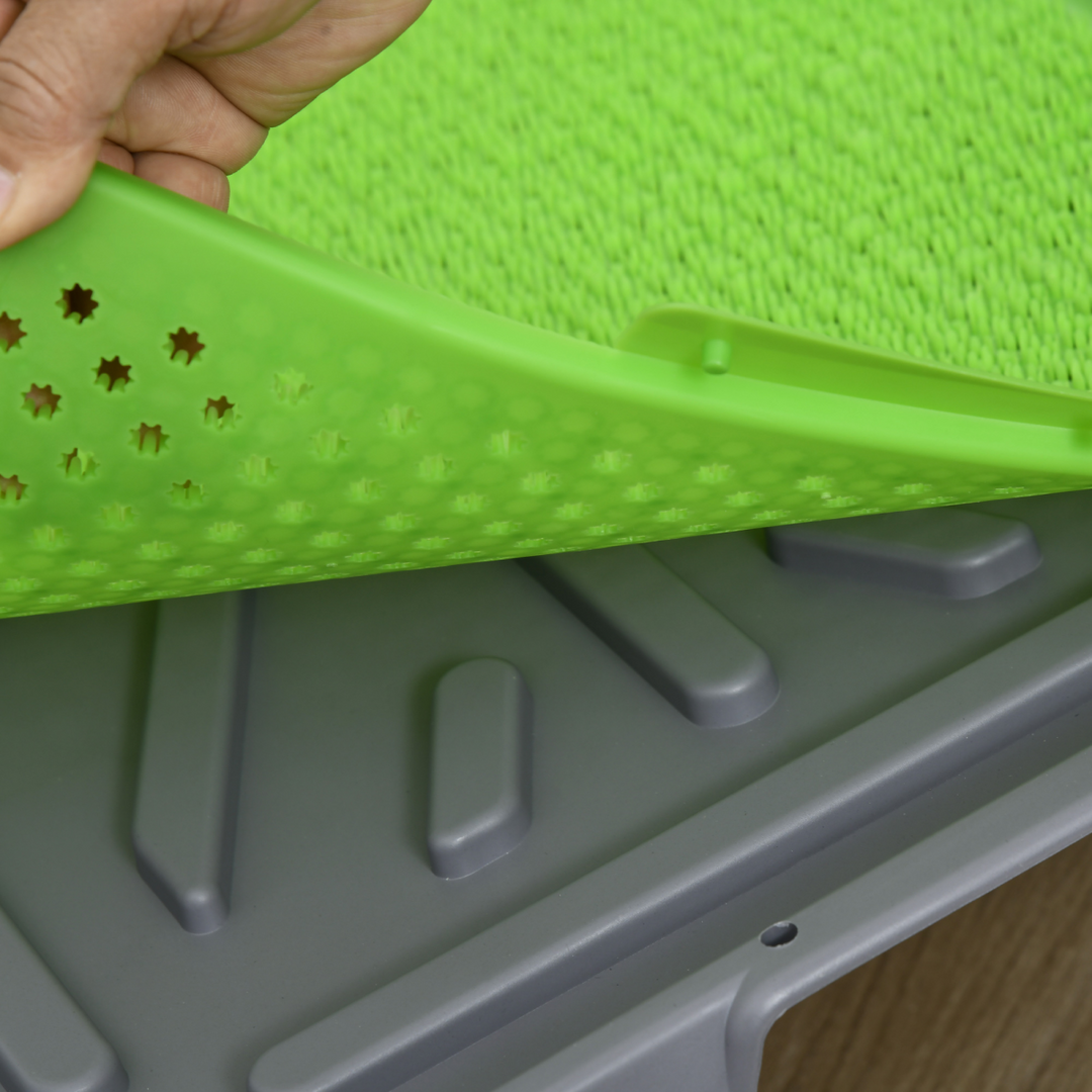 PawHut Indoor/Outdoor Dog Potty with 2 Grass Pads - Easy Clean & Perfect Size!